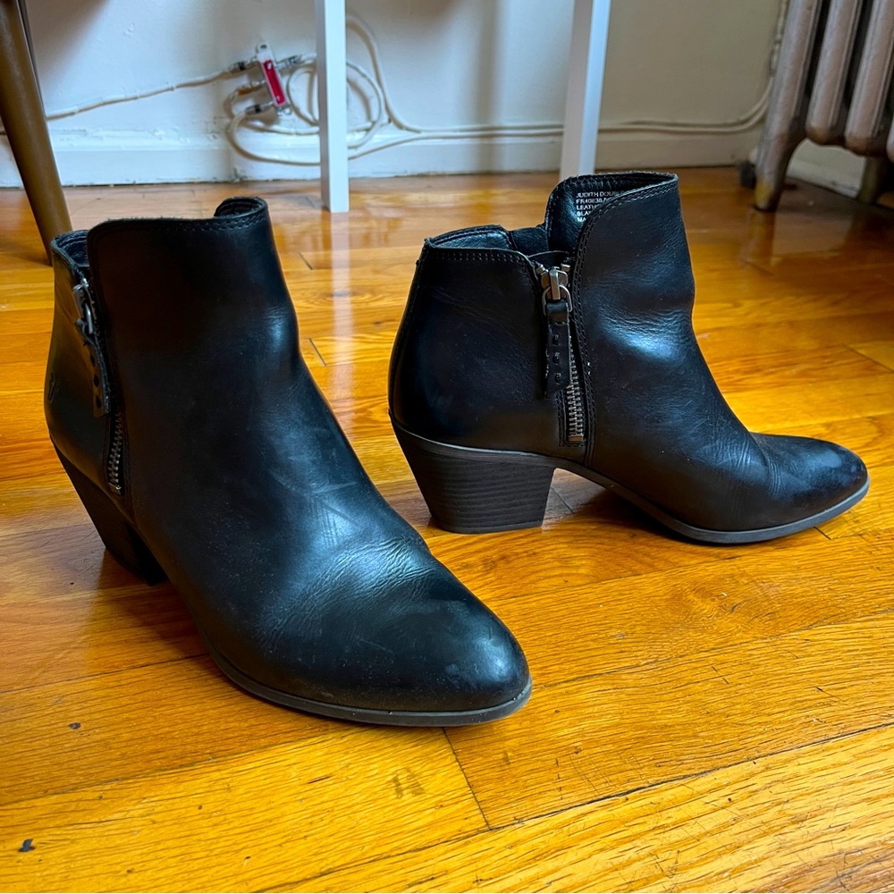 FRYE Black Heeled Leather 2.25 inch high ankle booties size 7M